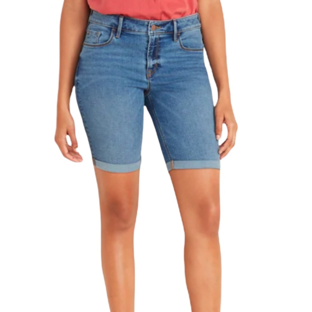 X2 medium wash cuffed denim Bermuda shorts size 6